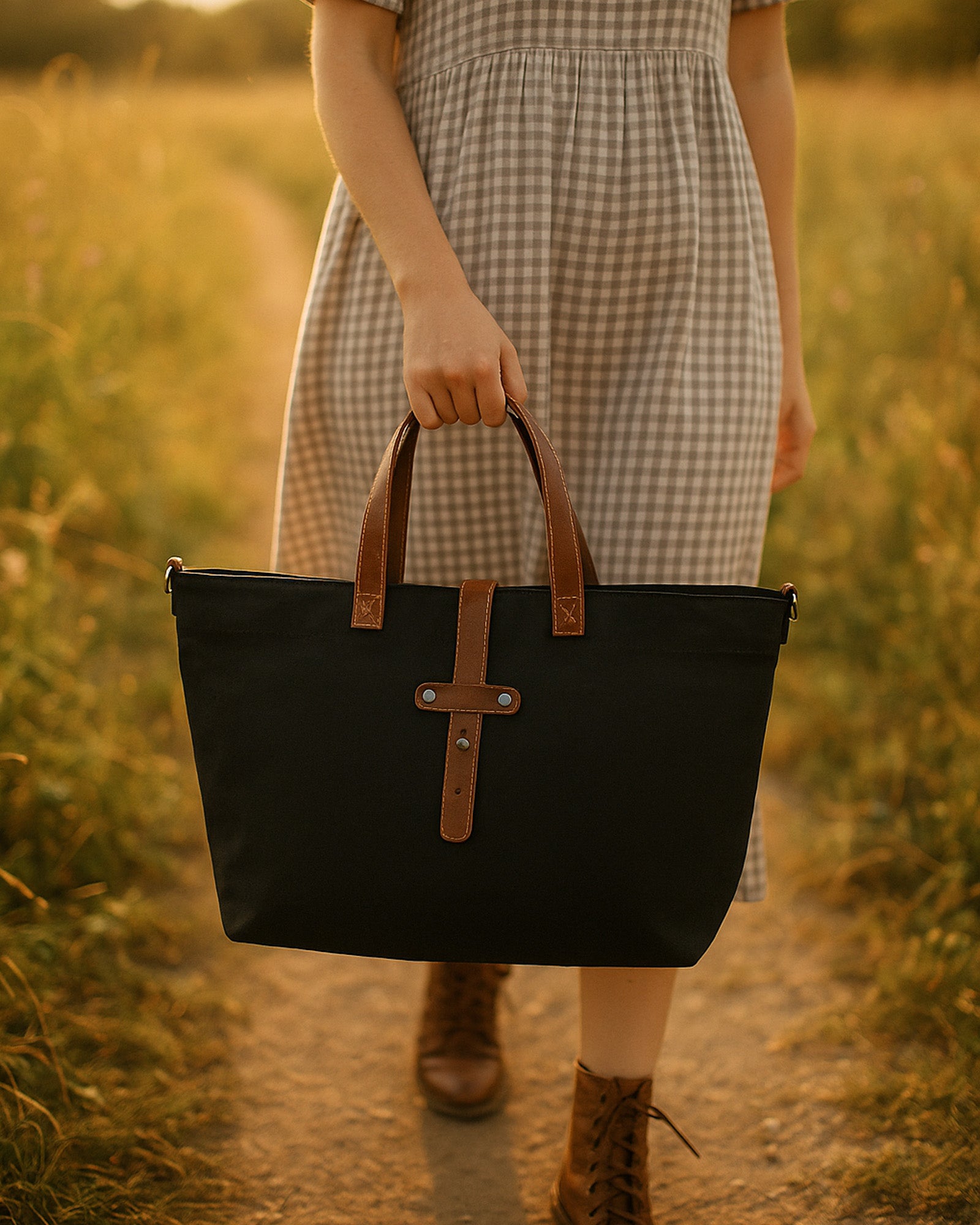 Duskend Pasture Tote